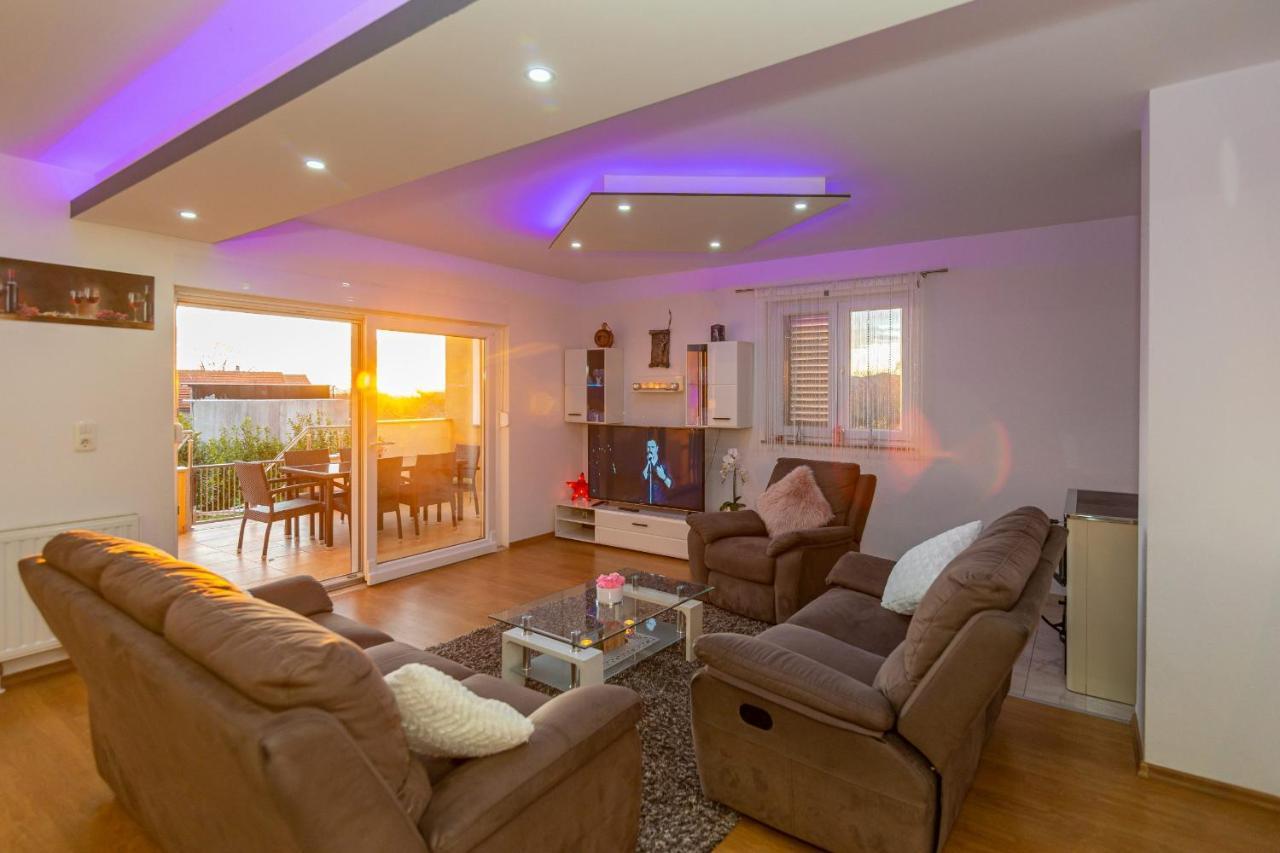 Family Villa Jelena, Cista Provo 외부 사진