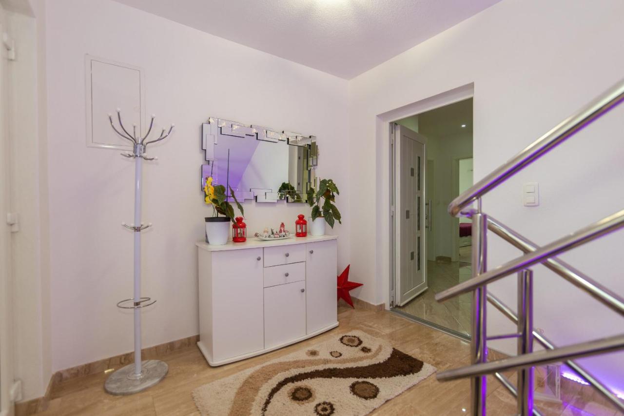 Family Villa Jelena, Cista Provo 외부 사진