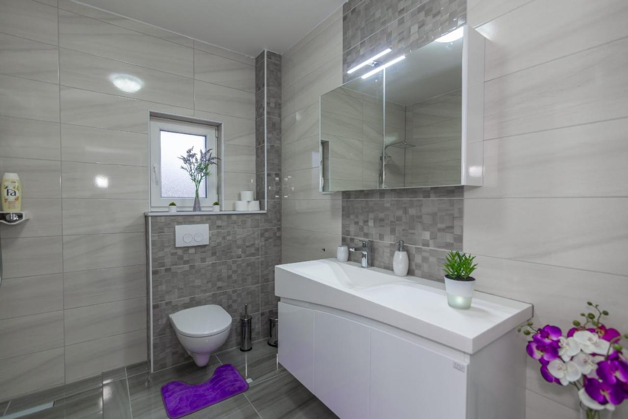 Family Villa Jelena, Cista Provo 외부 사진