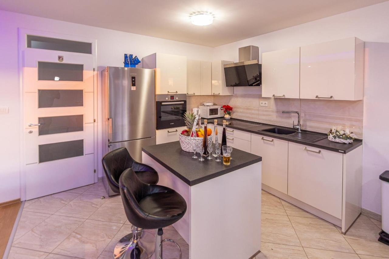 Family Villa Jelena, Cista Provo 외부 사진