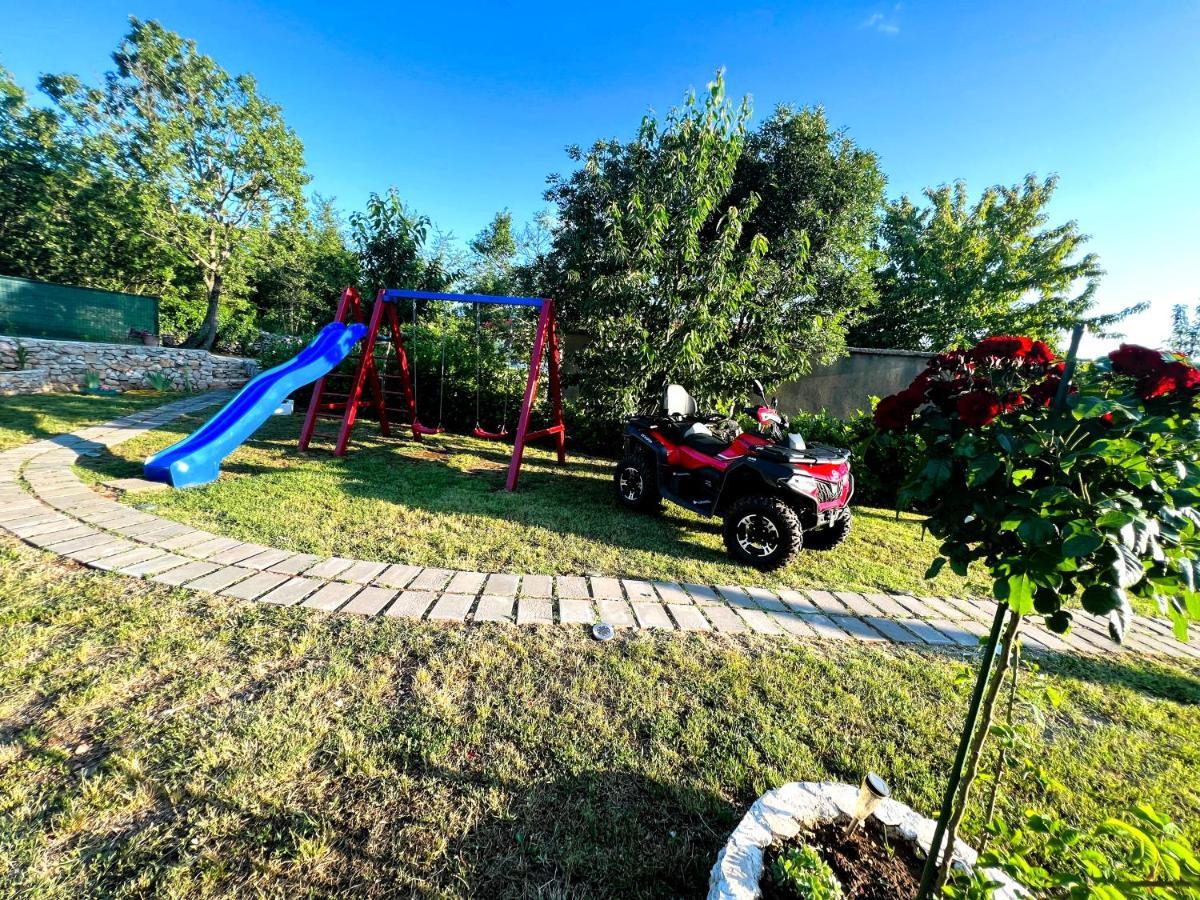 Family Villa Jelena, Cista Provo 외부 사진